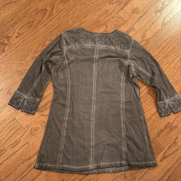 NWOT Parsley and Sage size medium olive green shirt, very beautiful and soft - Picture 8 of 9